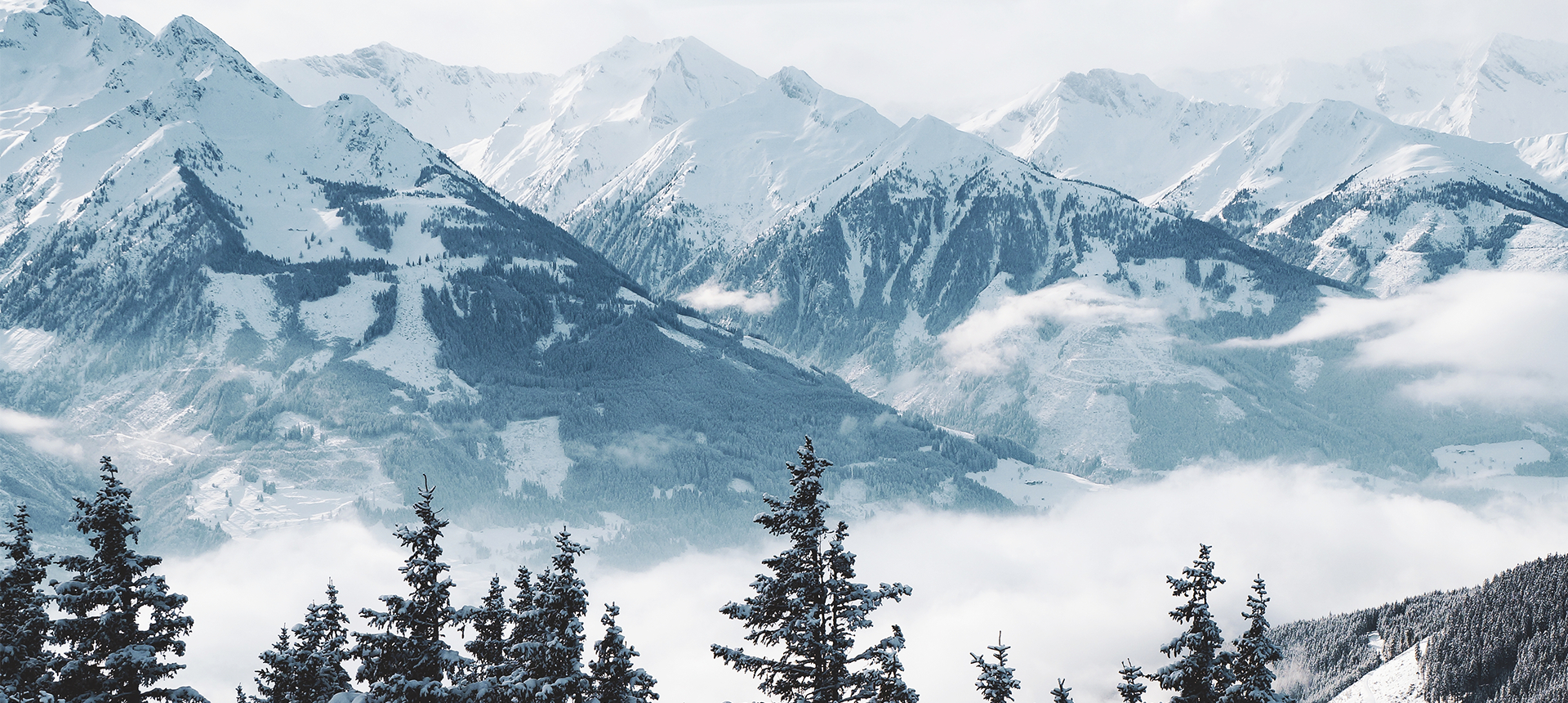 background Kashmir to hit your Adventure trip